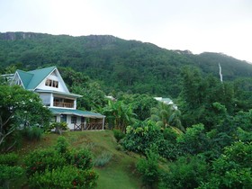 Lemongrass Lodge