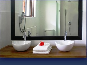 L’Hirondelle Self Catering Guest House