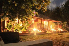 Lou Lou Bungalows
