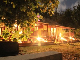 Lou Lou Bungalows