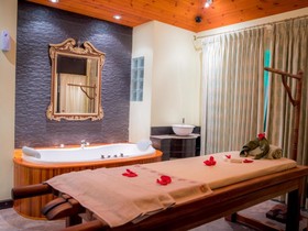 The Oasis Hotel Restaurant & Spa