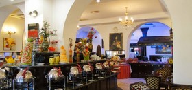 Grand Holiday Villa