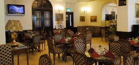 Grand Holiday Villa