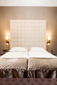 Elite Plaza Hotel