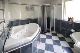 Elisero Hotell
