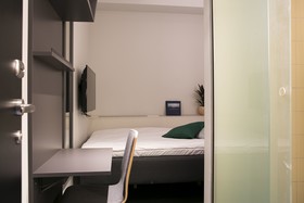 Moment Hotel