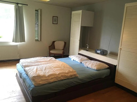 Green Door Hotel