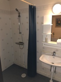 Green Door Hotel