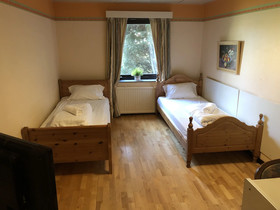 Green Door Hotel