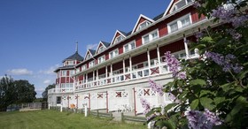 Grand Arctic Resort