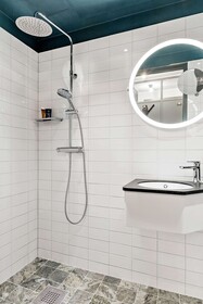 Best Western Hotel at 108