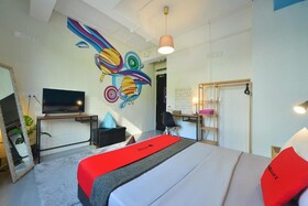 Five Stones Hostel by RedDoorz
