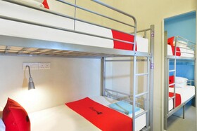 Five Stones Hostel by RedDoorz