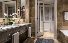 Four Seasons Hotel Singapore