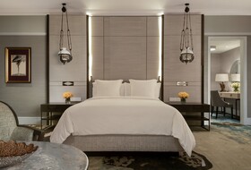 Four Seasons Hotel Singapore
