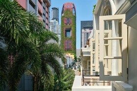 Maxwell Reserve Singapore, Autograph Collection