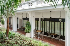 Maxwell Reserve Singapore, Autograph Collection