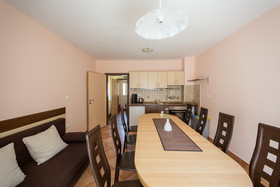 Berghi Hotel and Apartments