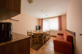 Berghi Hotel and Apartments