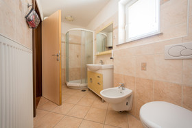 Berghi Hotel and Apartments