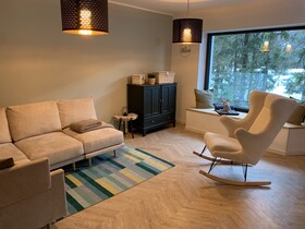 Pine Tree Holiday House