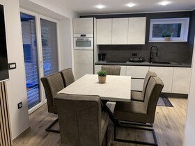 Pine Tree Holiday House