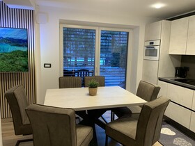 Pine Tree Holiday House
