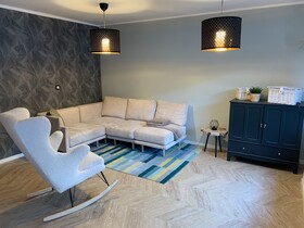 Pine Tree Holiday House