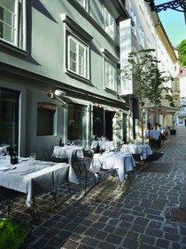Vander Urbani Resort