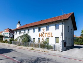 365 Hotel