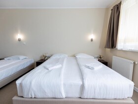 365 Hotel
