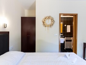 365 Hotel