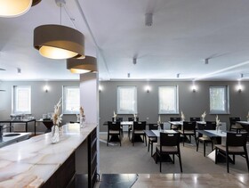 365 Hotel