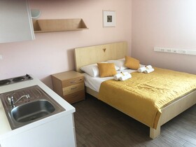 S Hotel & Restaurant S