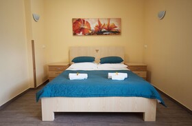 S Hotel & Restaurant S