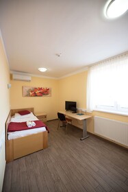 S Hotel & Restaurant S