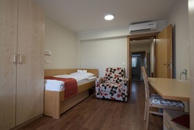 S Hotel & Restaurant S