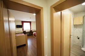 S Hotel & Restaurant S