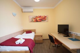 S Hotel & Restaurant S