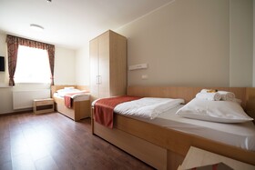 S Hotel & Restaurant S