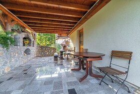Vineyard Cottage Pod Piramido