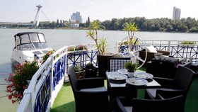 Botel Marina