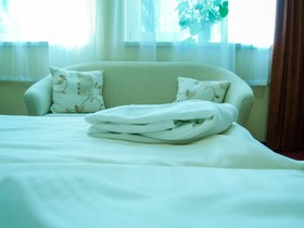 Hotel West