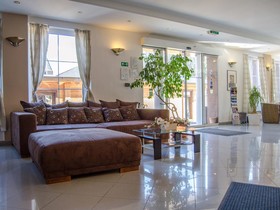 Hotel West