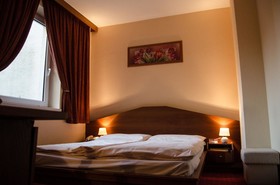Hotel West