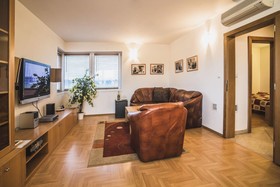 Muza Garni Hotel