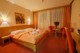 Hotel Seasons