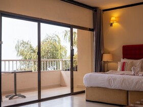 Country Lodge Complex