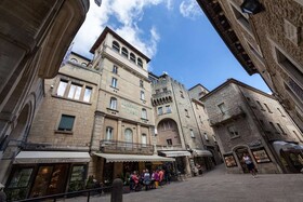 Hotel Titano