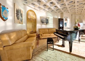 Palace Hotel